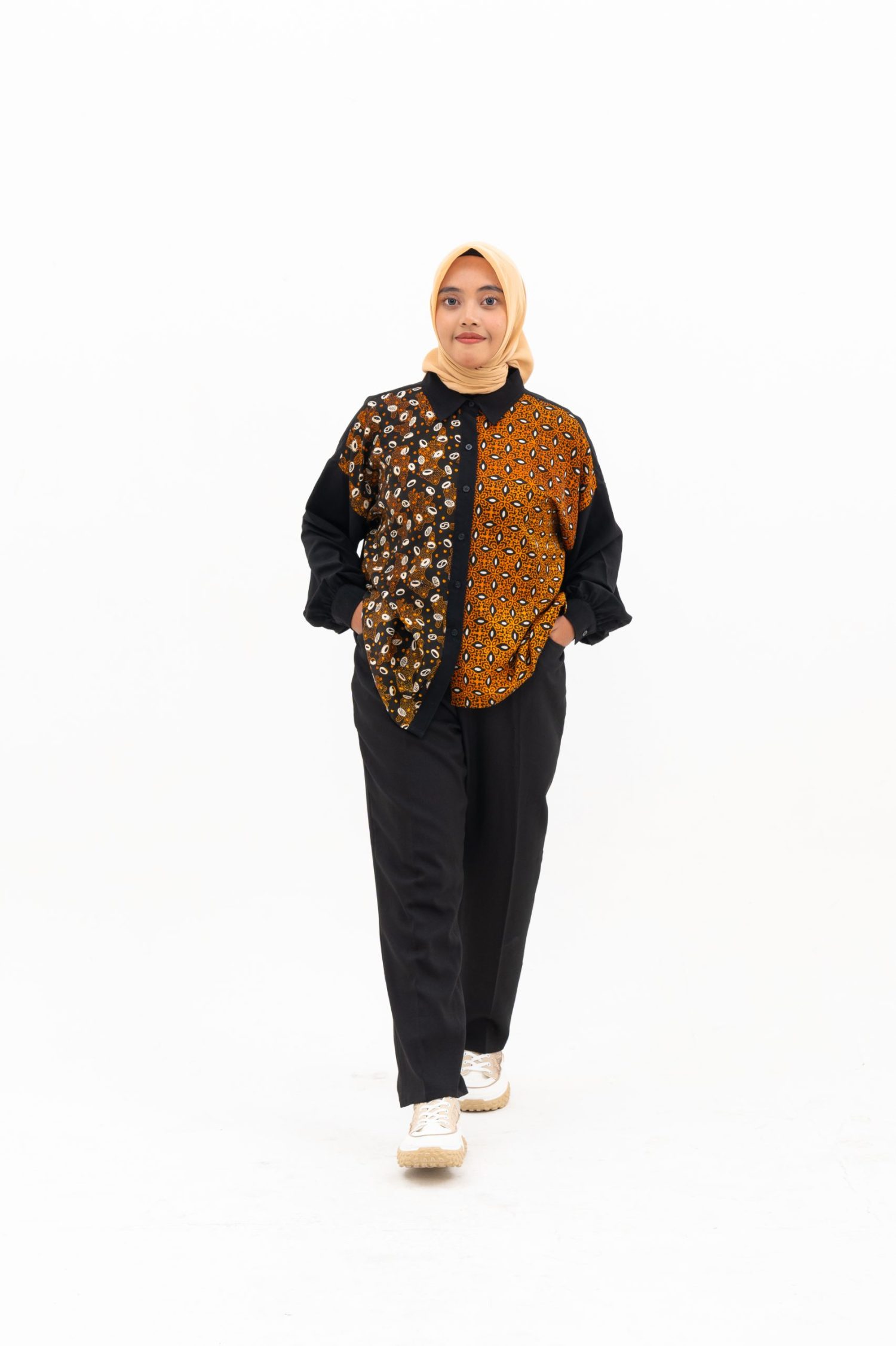 Elsie blouse sutera motif batik