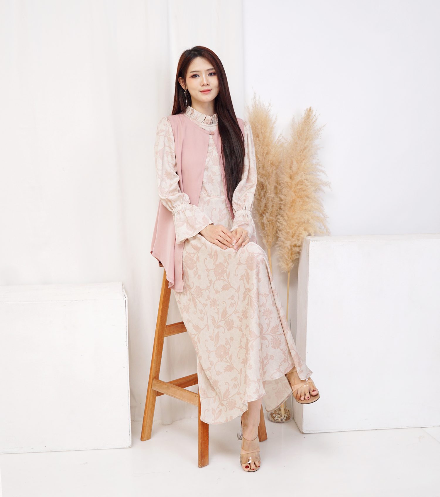 Aurora Premium Dress With Outer Wolfis