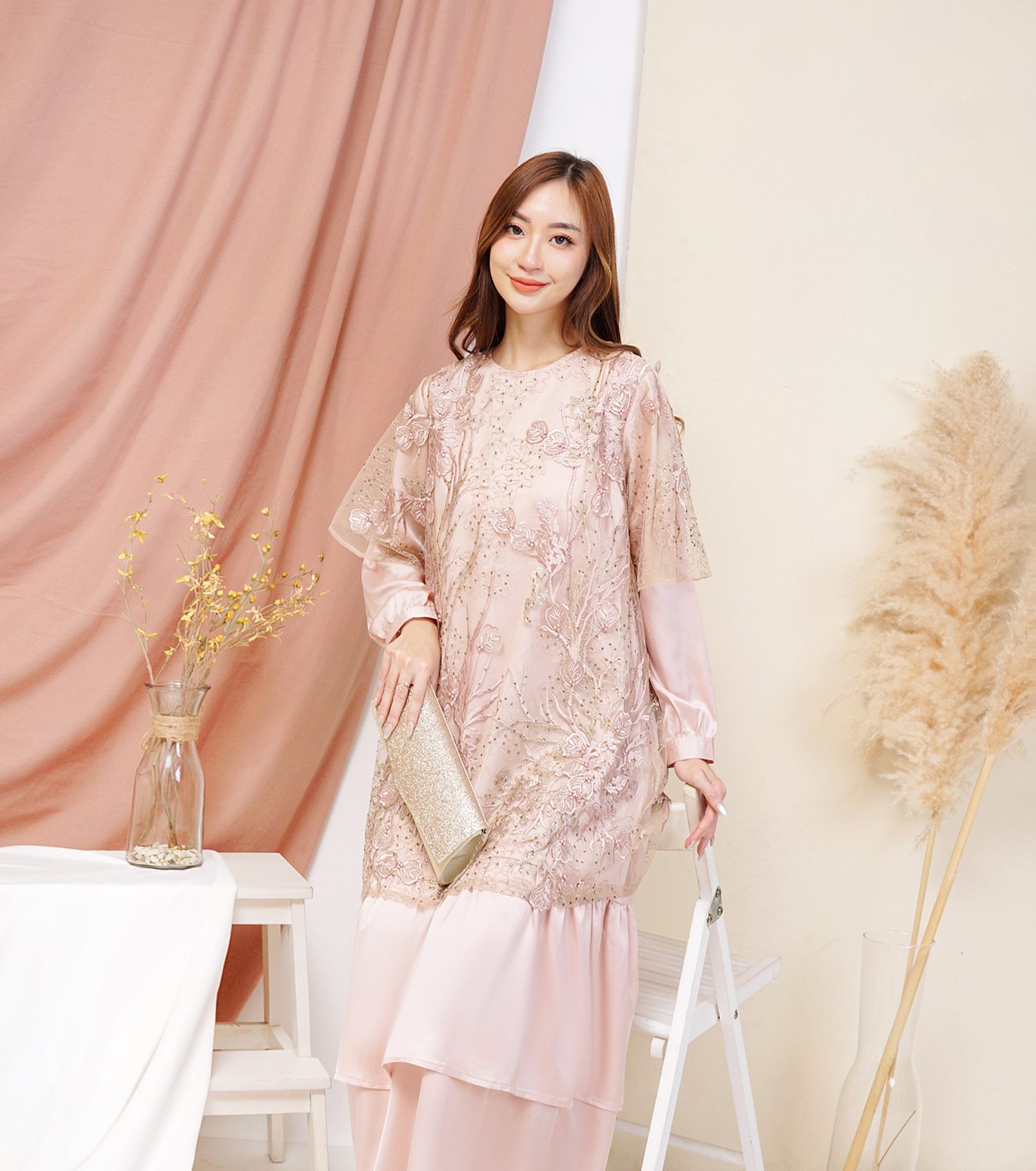 Adeline dress outer brokat 3D
