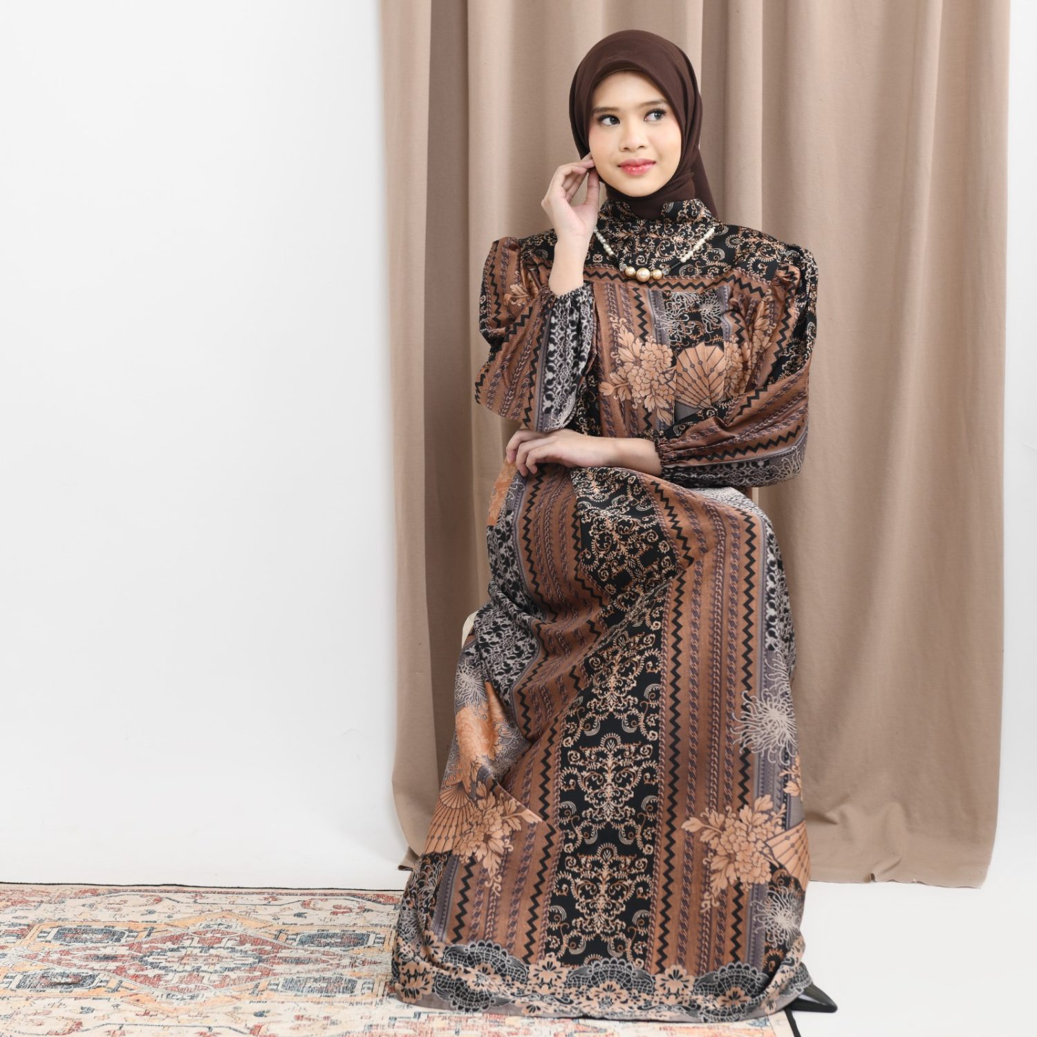Chaafia Dress Silk Motif